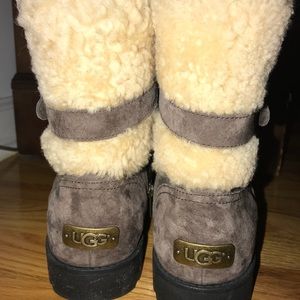 “UGG” W Blayre Ugg Boots size 9